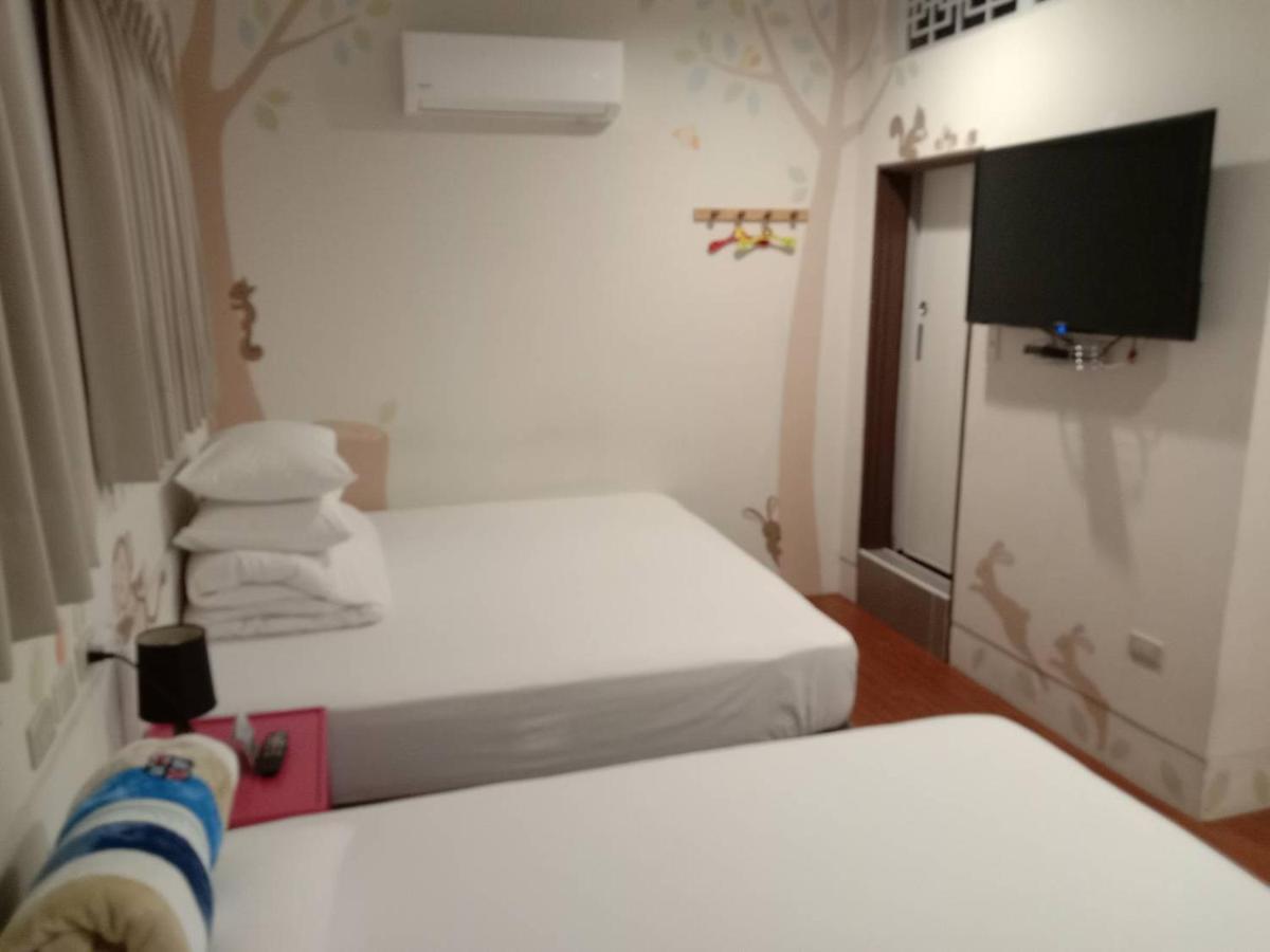 Temple Side Hostel ไถหนาน ภายนอก รูปภาพ