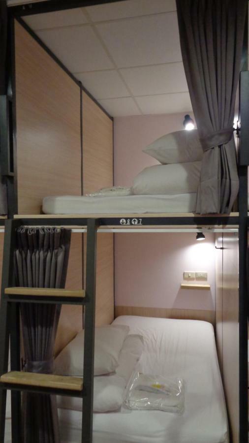 Temple Side Hostel ไถหนาน ภายนอก รูปภาพ