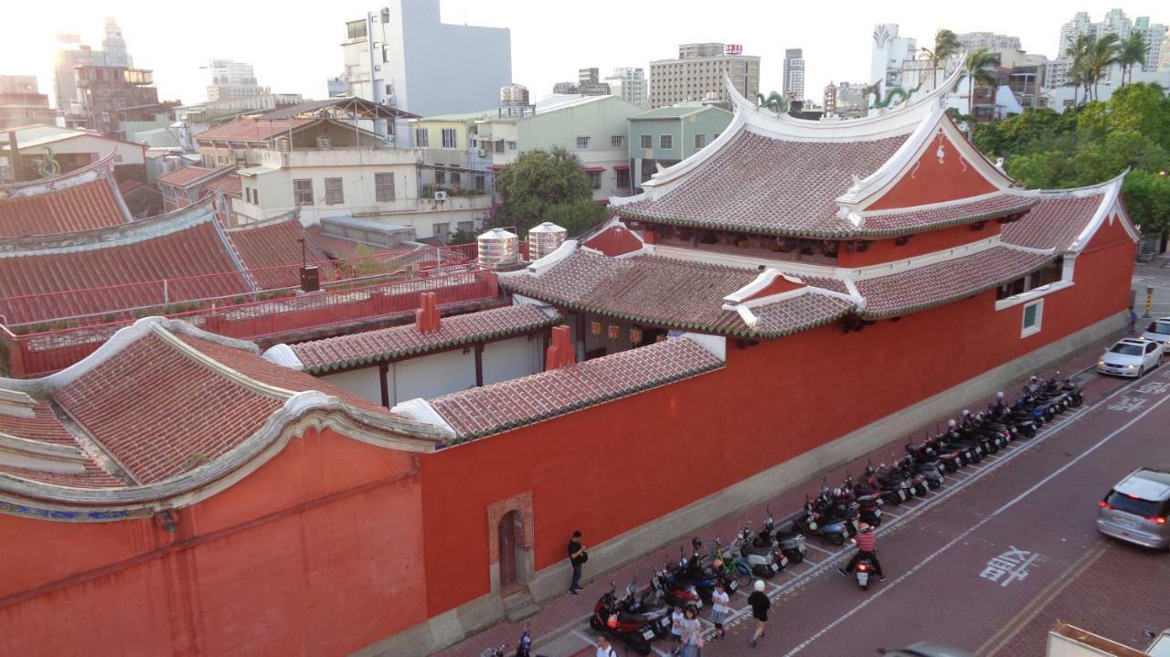 Temple Side Hostel ไถหนาน ภายนอก รูปภาพ
