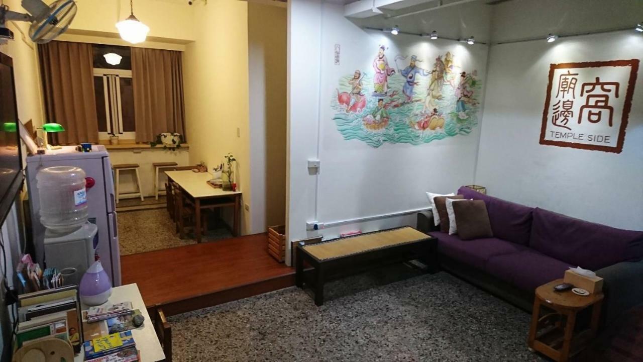 Temple Side Hostel ไถหนาน ภายนอก รูปภาพ