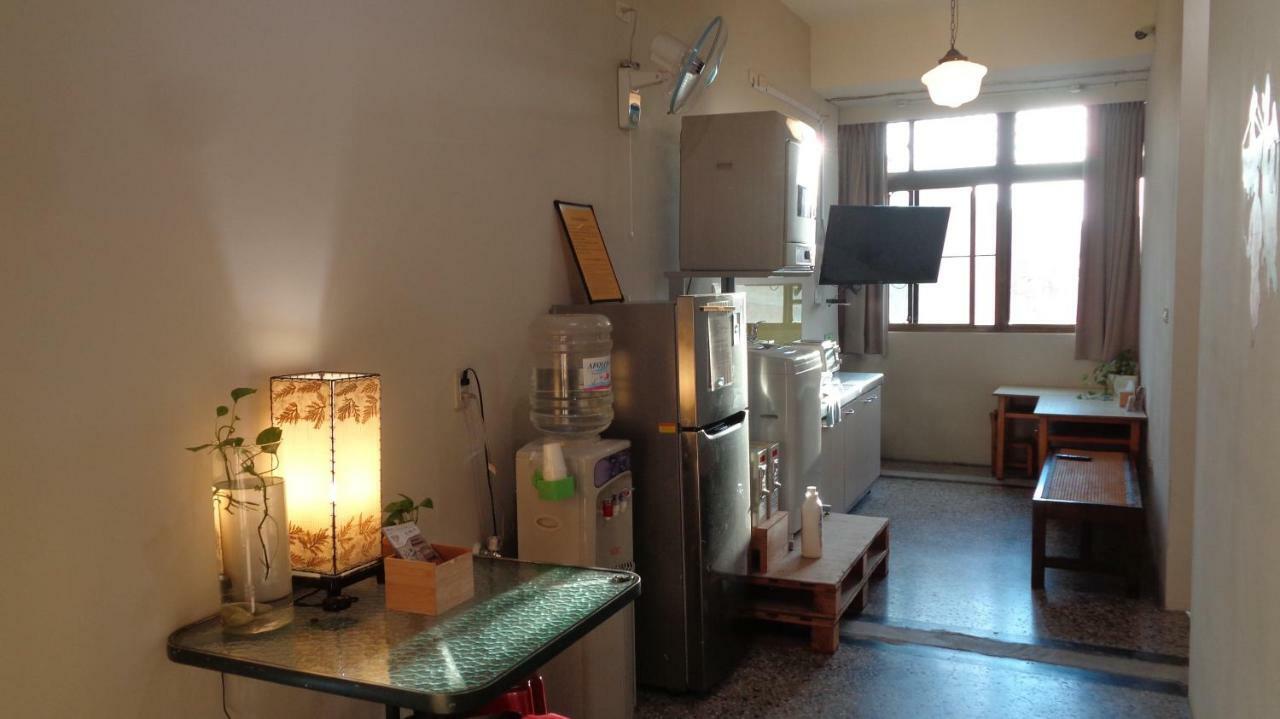 Temple Side Hostel ไถหนาน ภายนอก รูปภาพ
