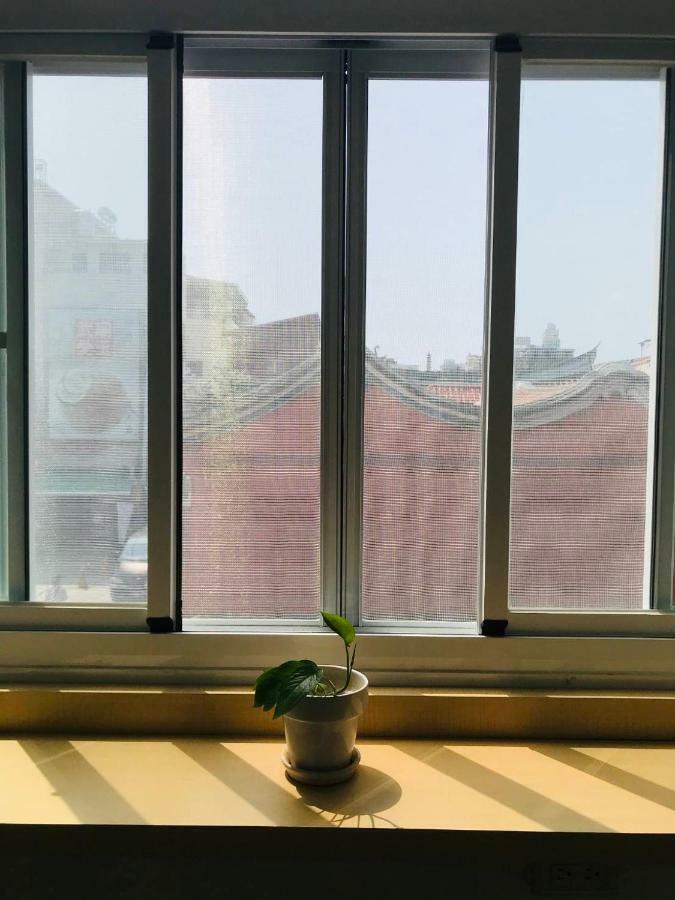 Temple Side Hostel ไถหนาน ภายนอก รูปภาพ